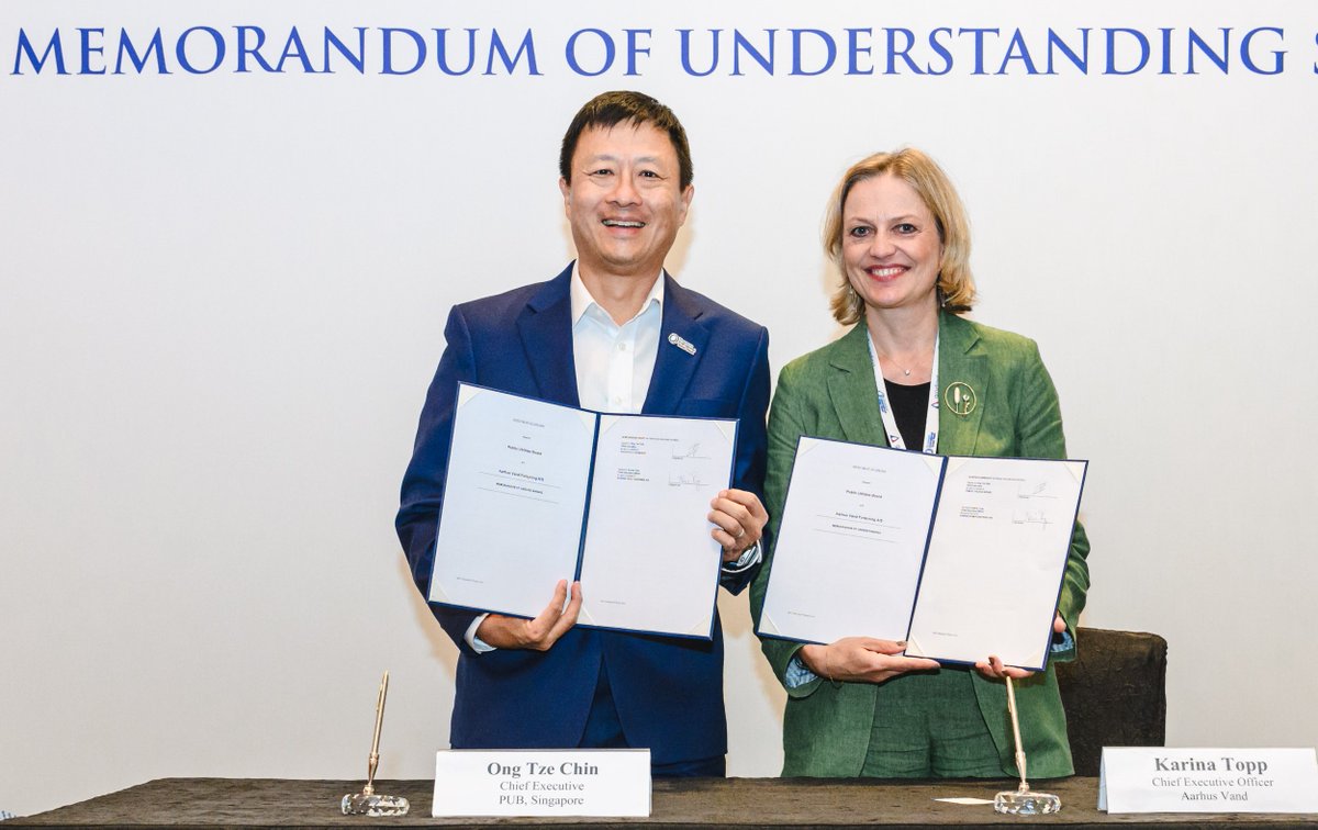 Yesterday evening, <a href="/AarhusVand/">Aarhus Vand</a>  officially entered into a new collaboration with <a href="/PUBsingapore/">PUB</a> 🤝 as we both signed a Memorandum of Understanding. The resource utilizing WWTP of the future and climate adaptation is on the agenda🌏