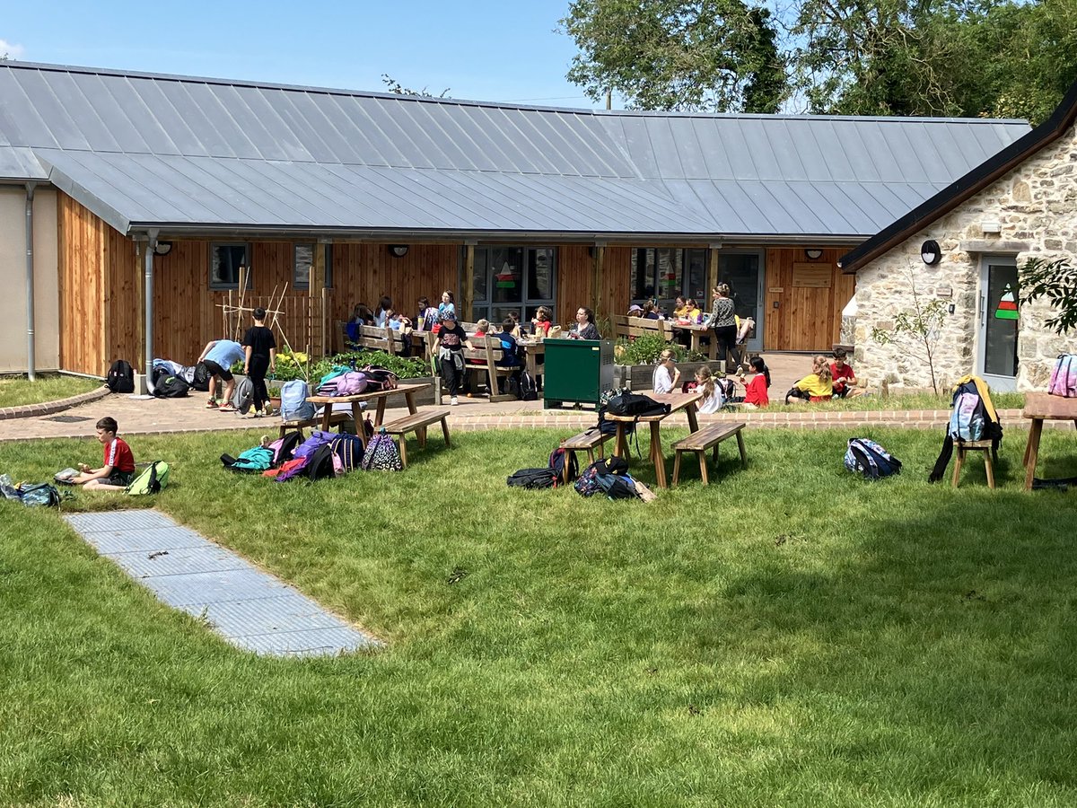 Pentre Ifan (@pentreifan) on Twitter photo Bwrlwm Wyl Hirddydd Haf cyntaf Menter Isith Sir Benfro ac Adran Addysg Cyngor Sir Penfro ym a ym Mhentre Ifan☀️
#cymraeg #cynefin #ffyniantbro
<a href="/MenterSirBenfro/">Menter Iaith Sir Benfro</a> <a href="/CyngorSirPenfro/">Cyngor Sir Penfro</a> <a href="/ArfordirPenfro/">Parc Cenedlaethol Arfordir Penfro</a> <a href="/Urdd/">Urdd Gobaith Cymru</a> <a href="/PentreIfan/">Pentre Ifan</a> Bwrlwm Wyl Hirddydd Haf cyntaf Menter Isith Sir Benfro ac Adran Addysg Cyngor Sir Penfro ym a ym Mhentre Ifan☀️
#cymraeg #cynefin #ffyniantbro
<a href="/MenterSirBenfro/">Menter Iaith Sir Benfro</a> <a href="/CyngorSirPenfro/">Cyngor Sir Penfro</a> <a href="/ArfordirPenfro/">Parc Cenedlaethol Arfordir Penfro</a> <a href="/Urdd/">Urdd Gobaith Cymru</a> <a href="/PentreIfan/">Pentre Ifan</a>