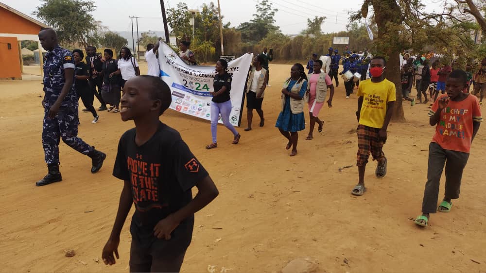 Nakivale team joins the world in commemorating #WorldRefugeeDay, Isingiro District

#WithRefugees
<a href="/Refugees/">UNHCR, the UN Refugee Agency</a> <a href="/RefugeesUganda/">OPM/Refugees office</a>