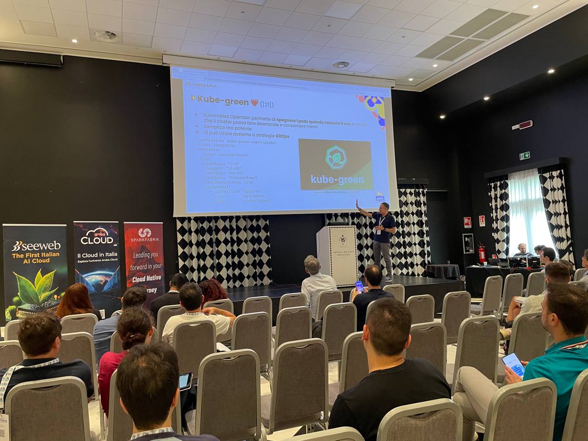 MiaPlatform's tweet image. #nowonstage: Paolo Filippelli, DevOps Lead presso @weareradicalbit, with his talk about #GreenSoftwareDevelopment 🌱
🙏Thanks for the shout out to #kubegreen, developed by our @dbianchi92!
#MiaPlatform #KCDItaly @KCDItaly @paoloyx