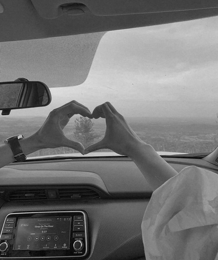 ⠀
⠀⠀⠀⠀⠀⠀⠀⠀⠀– summertime –

⠀⠀хорошо, когда дни сливаются в одно не потому, что у тебя завал на работе, а потому, что становится вообще не важно, сколько на часах и на календаре, важно только, что вместе, и что в кайф. 
⠀