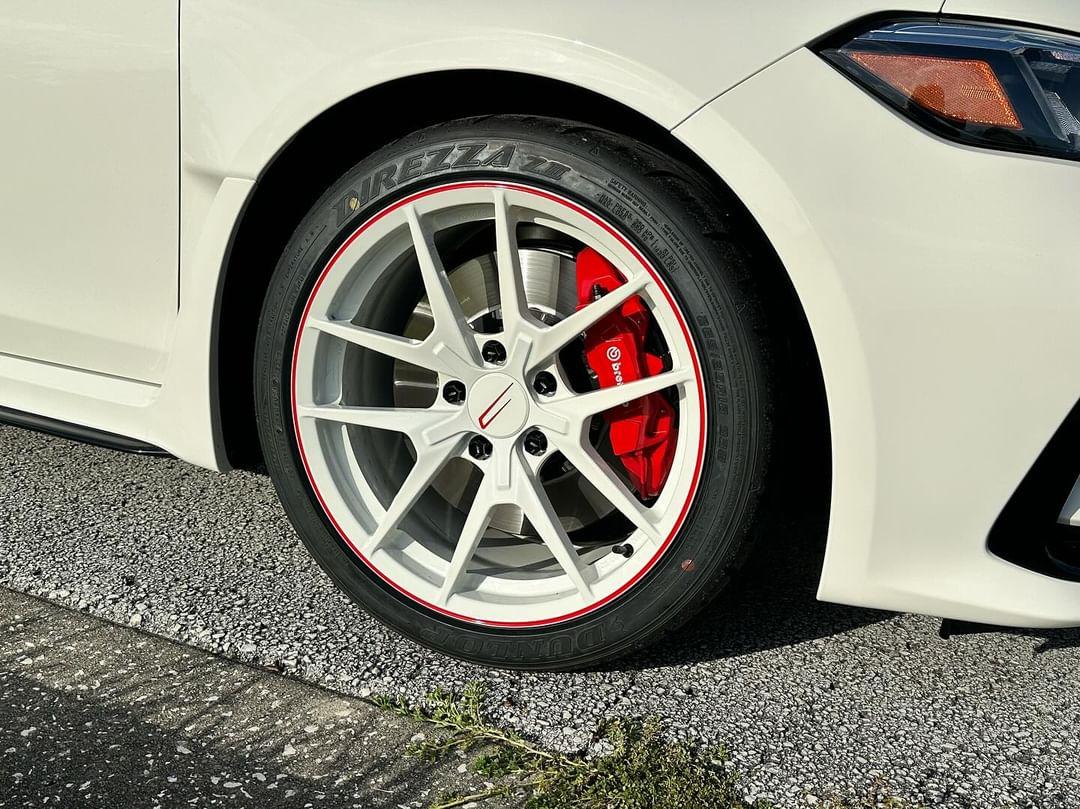 新型FL5シビックタイプRに装着されたチャンピオンシップホワイトのMS