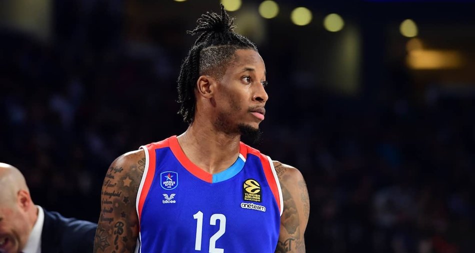 Günlerden bugün 

Gelip güldüren  /  Gidip güldüren