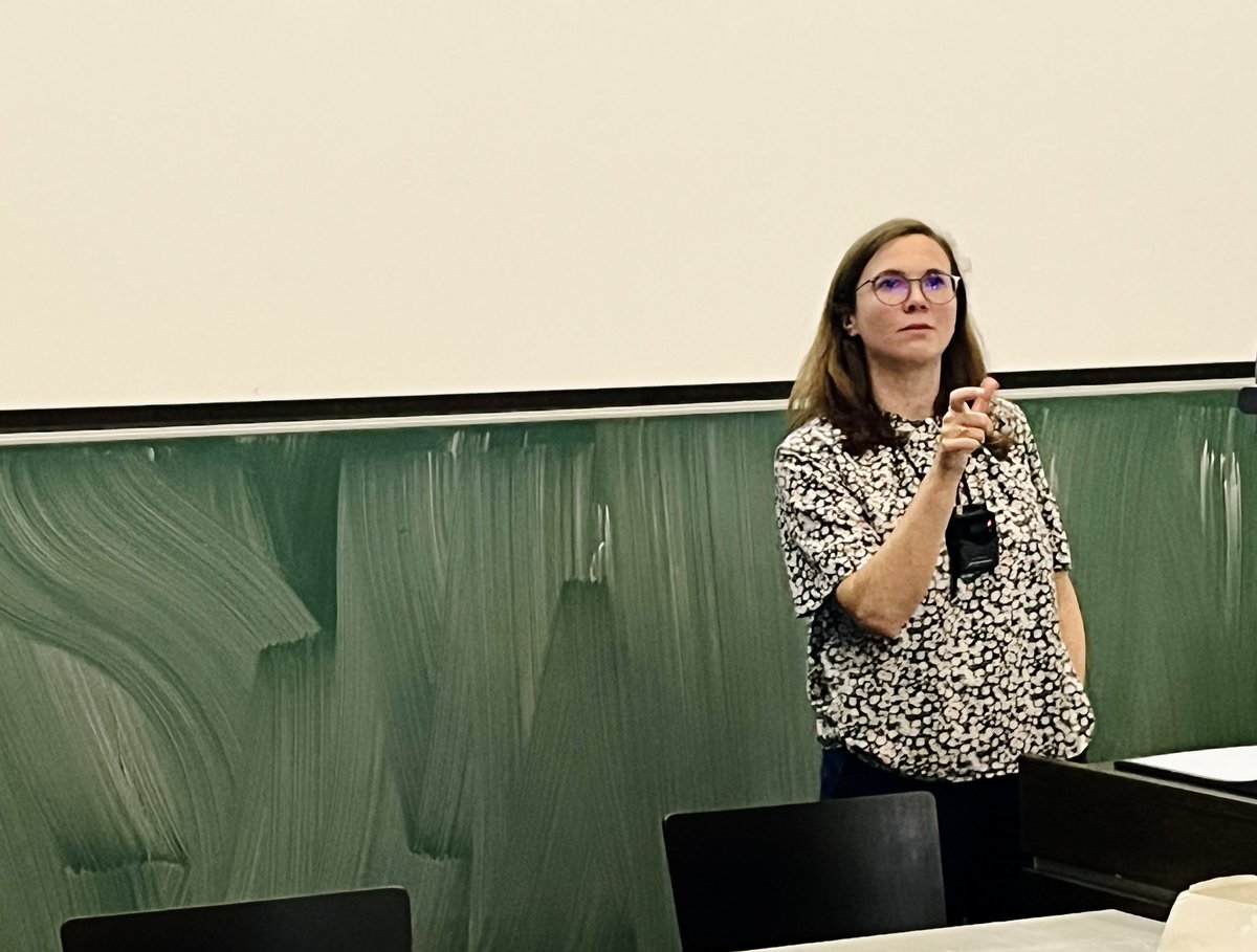 Today @HausmannAnnika is visiting us. 
We just heard an intriguing talk on the regulation of innate #immune sensing of commensal #bacteria in the #intestinal mucosa.

Nice to discuss her work on how epithelial repair programs might affect microbe-mucosa crosstalk. 

Thank you!