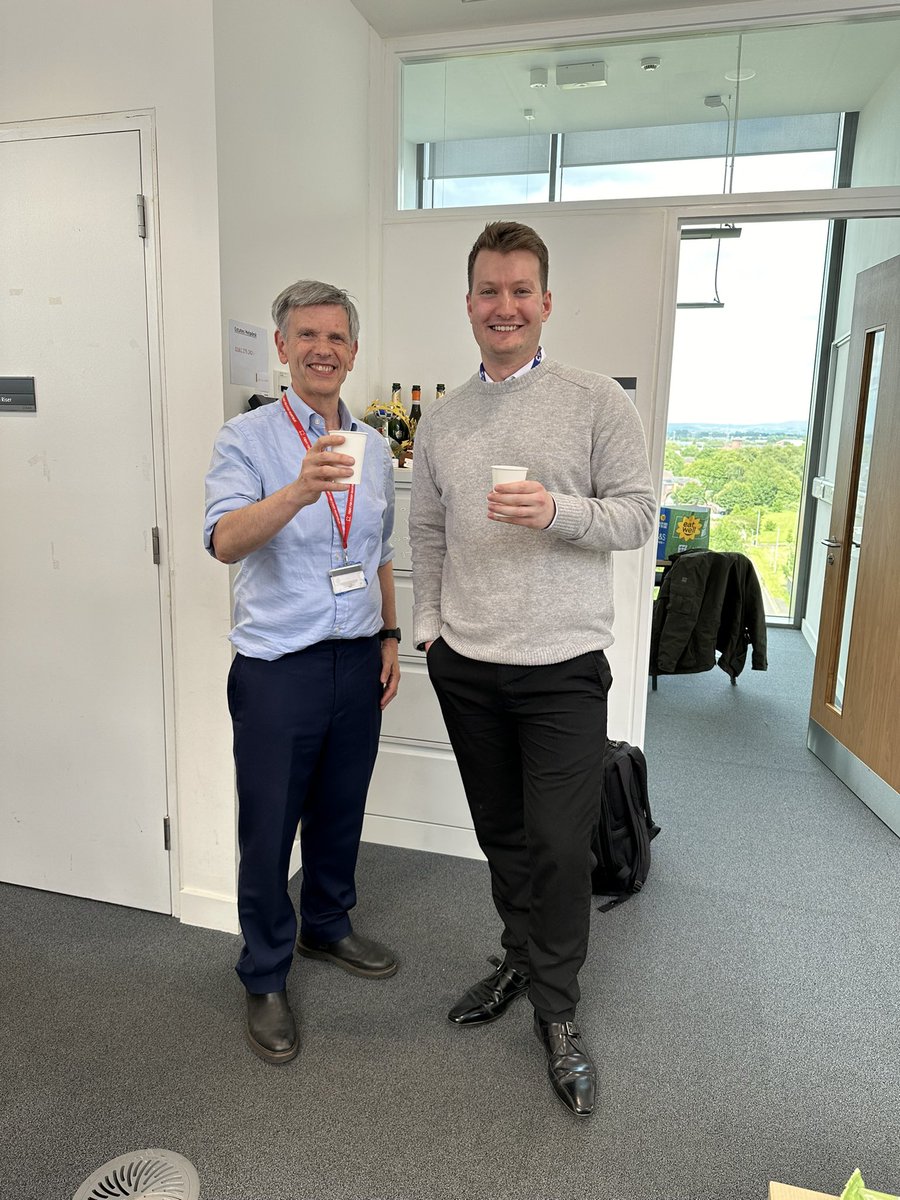 HJones___'s tweet image. I’m thrilled to share that yesterday I passed my PhD viva! Thank you to my examiners Joy Wang and Mauro Santibanez-Koref for making the viva an enjoyable experience! Also, thanks to my supervisors Bernard Keavney and Andy Sharrocks, and everyone who supported me throughout 🎉 🧬