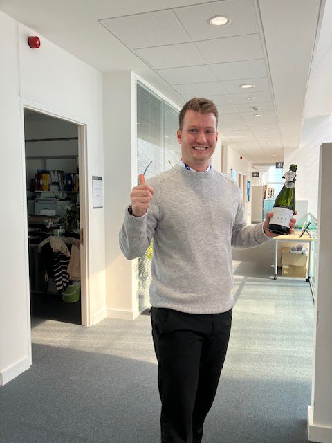 HJones___'s tweet image. I’m thrilled to share that yesterday I passed my PhD viva! Thank you to my examiners Joy Wang and Mauro Santibanez-Koref for making the viva an enjoyable experience! Also, thanks to my supervisors Bernard Keavney and Andy Sharrocks, and everyone who supported me throughout 🎉 🧬