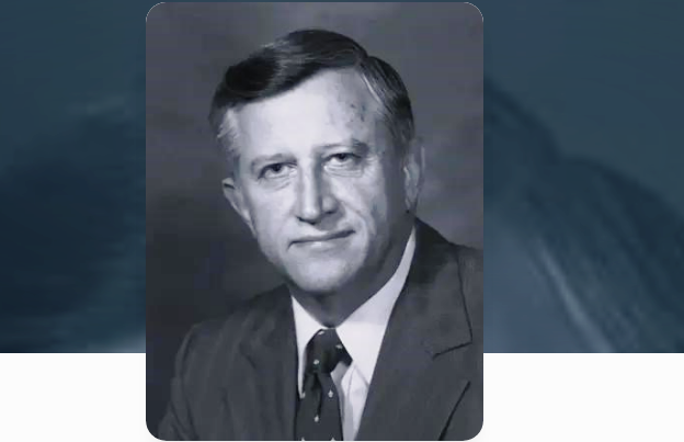 davidbodapati's tweet photo. At Raleigh, North Carolina, US.
Maurice served on the mission field in Bangalore, for a year from July 1975. He taught graduate students at the University of Agricultural Sciences. Thru outreach program of the BBH, he worked with village farmers to increase their crop yields. https://t.co/vp6t17q1l9