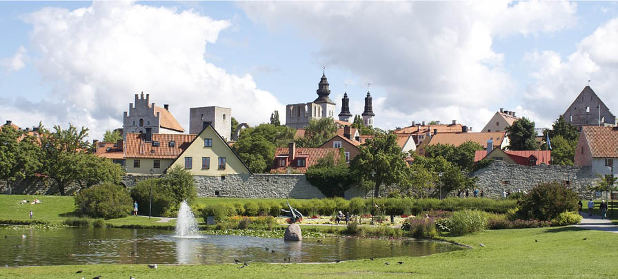 CVE_se's tweet image. CVE I ALMEDALEN 2024 

Centret anordnar och medverkar i flera seminarier i Visby om bland annat våldsbejakande extremism i Sverige och världen, antisemitism, statsstödd extremism och förebyggande av skolattacker.

👉 Mer information om CVE:s seminarier: 
cve.se/aktuellt/cveoc…