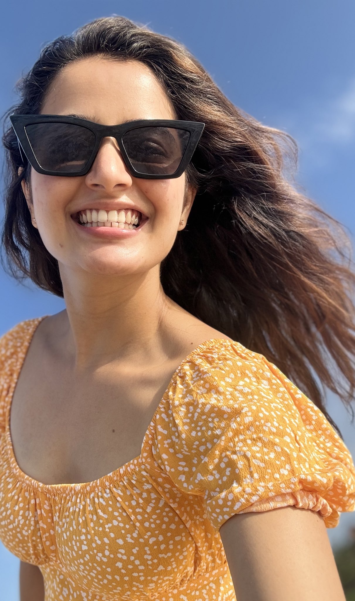 GQg9sATbwAEB15Y?format=jpg&name=large