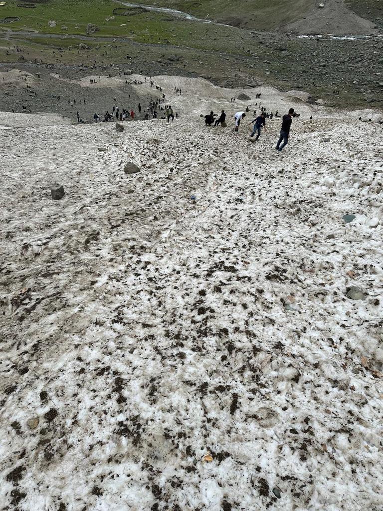 KostinsQueen's tweet photo. Paradise on Earth 🤩🤩
#Kashmir #Sonamarg https://t.co/uqDsn047yA
