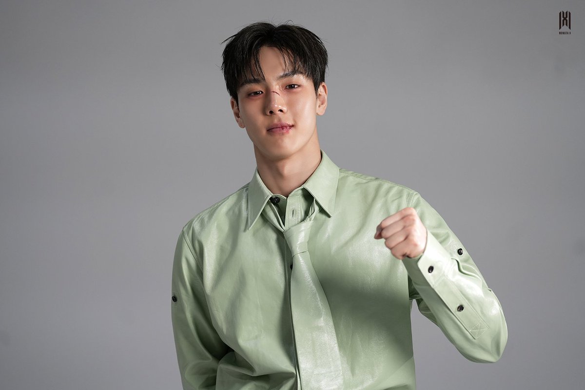 May issue of Singles 
Behind-the-scenes
#GreatComet Anatole 

6/6
#셔누 #몬스타엑스 
@OfficialMonstaX