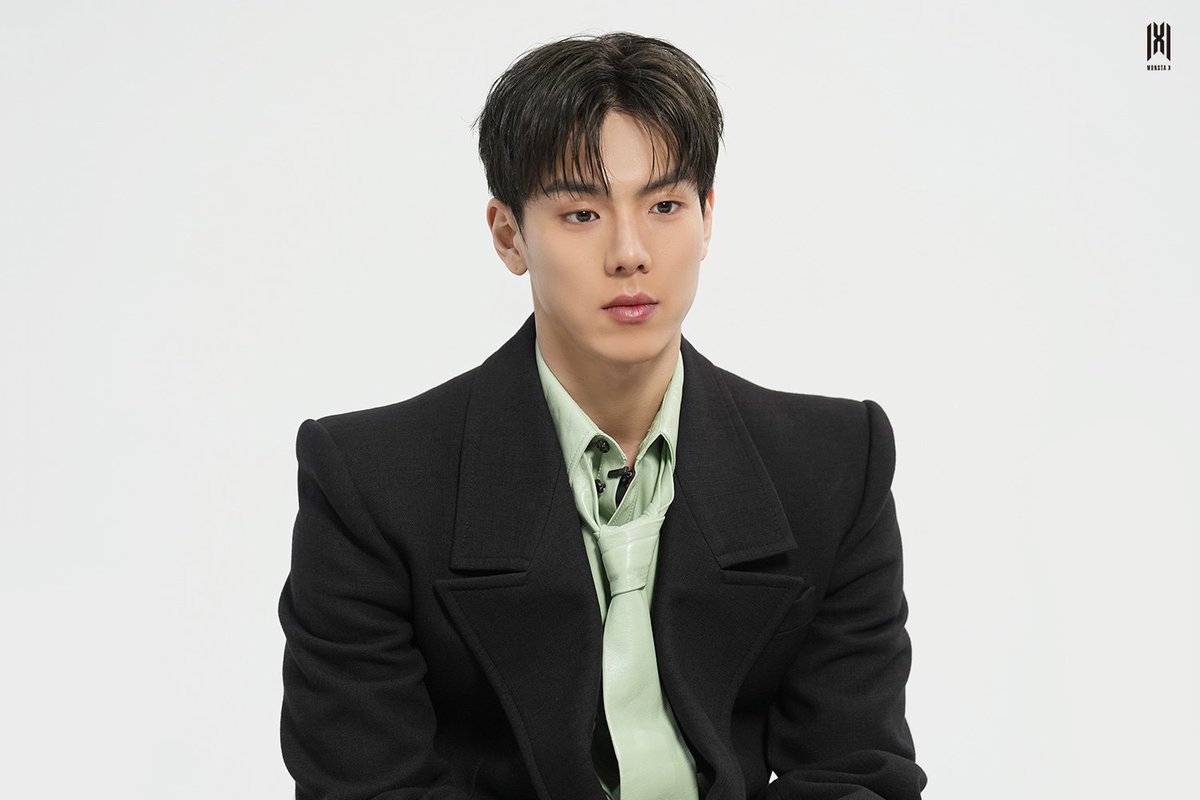 May issue of Singles 
Behind-the-scenes
#GreatComet Anatole 

5/6
#셔누 #몬스타엑스 
@OfficialMonstaX