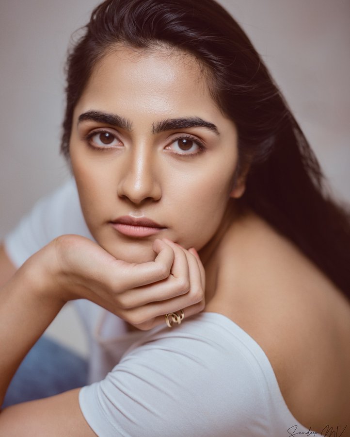 GQgF8lDWAAA2zmA?format=jpg&name=900x900