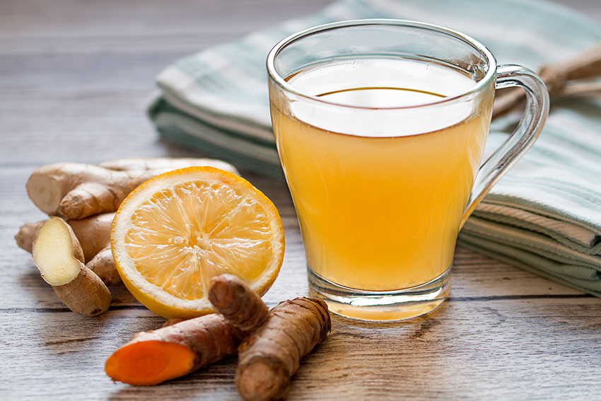 VeganQuickFix's tweet photo. Boost Immunity: Try this Turmeric Ginger Tea! ☕🧡 Steep turmeric, ginger, and lemon in hot water. Soothing and healthy! #VeganQuickFix #ImmunityBoost #HealthyLiving https://t.co/zEjOZtm92a
