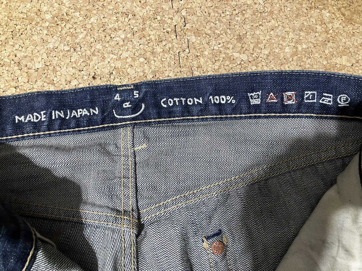 MS9YUxJYkJXW2VB's tweet image. アパレルの「Made in Japan」を見るとテンション上がる！
デニムを購入！
もらった冊子もおしゃれ👍
日本のモノづくりを応援。
#45R
#デニム祭り 
#ジャパンデニム