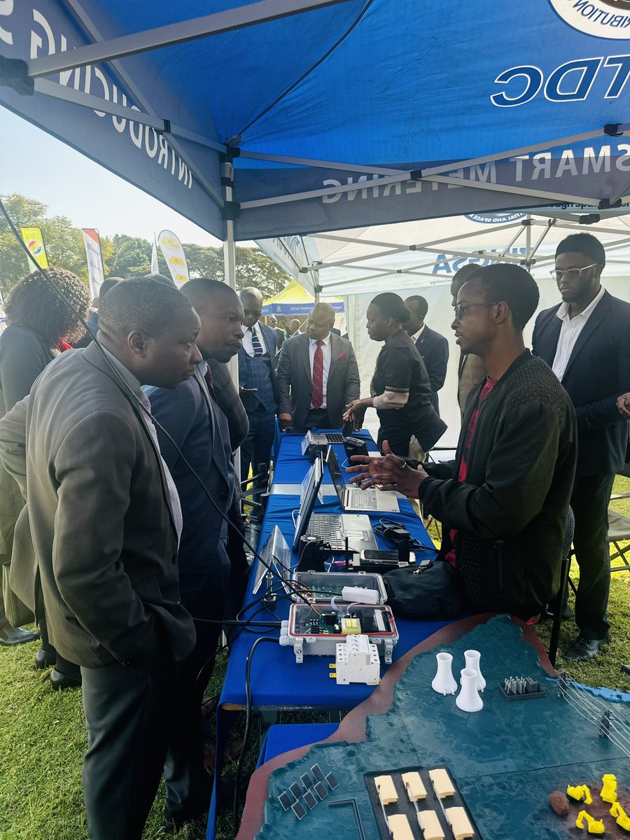 ZESAPVTLTD_'s tweet photo. #ZESA team now demonstrating some of the mitigation measures being implemented by the innovation hub to curb the scorge of theft and vandalism. #RiskManagementAwards #SayNoToVandalism 
@ZetdcOfficial @officialzpc @JojMan1 https://t.co/YUteL8rjLL