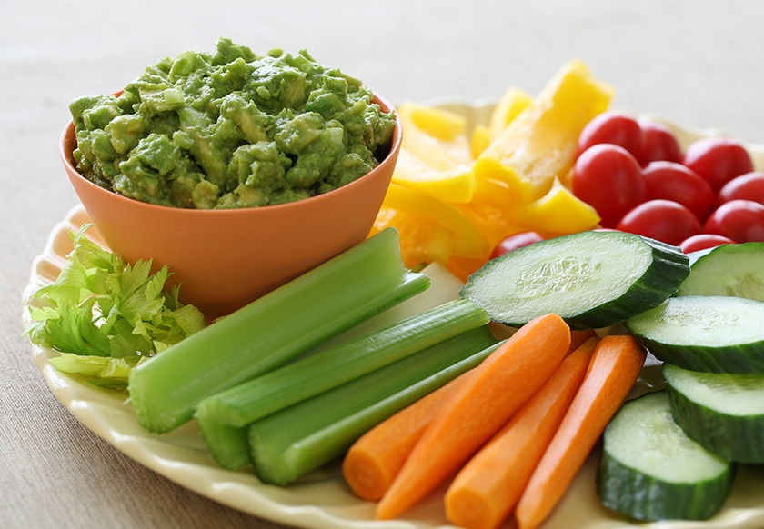 VeganQuickFix's tweet photo. Snack Time: Guacamole and Veggie Sticks! 🥑🥕 Blend avocado, lime, salt, and garlic for a quick dip. Serve with fresh veggies. #VeganQuickFix #HealthySnacks #PlantBased https://t.co/Jhg8Da1K8z
