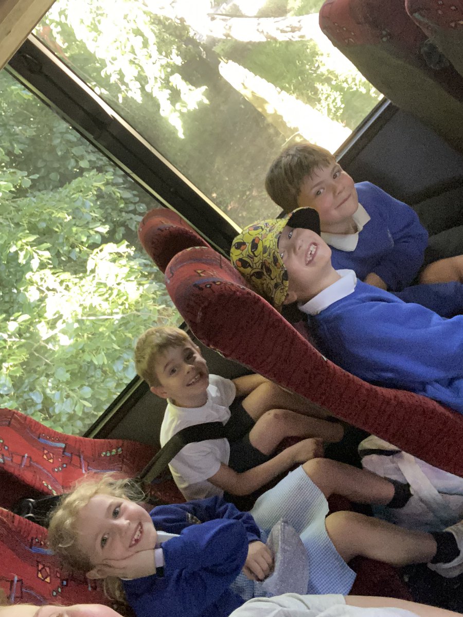 MissWildmanStM's tweet photo. We’re off! @StMSchStewkley #scienceatstmichaels https://t.co/KaY1t5LIYy