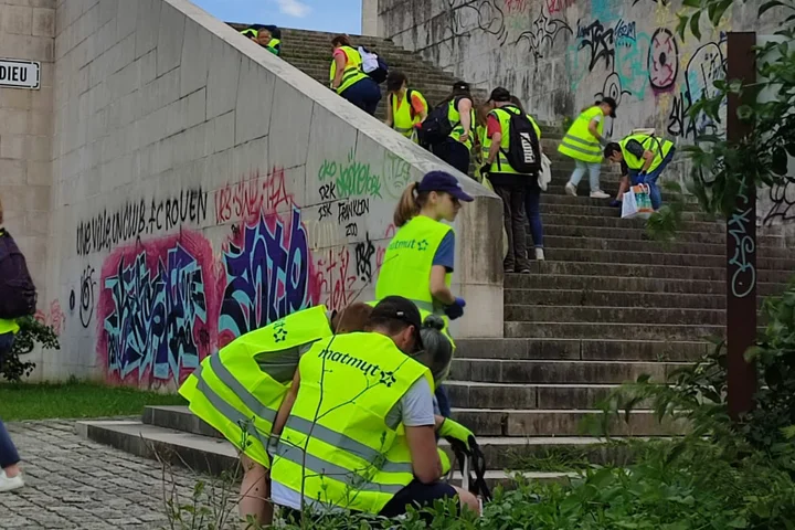 Matmut's tweet photo. #Cleanwalks Matmut 2024 : une action collective à gros impact🌍💪
https://t.co/gFEMqMX3GY https://t.co/FwlyKNQGNw
