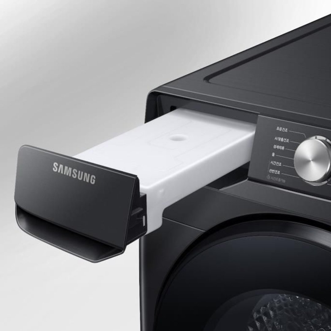 MartinDawesLTD's tweet image. Revolutionise laundry day with the Samsung DV16T8520BV Heat Pump Tumble Dryer! Its graphite finish, energy-efficient technology, and large capacity make drying clothes easier and faster. Perfect for any modern home. 🧺

Shop Now 👉 martindawes.com/samsung-dv16t8…