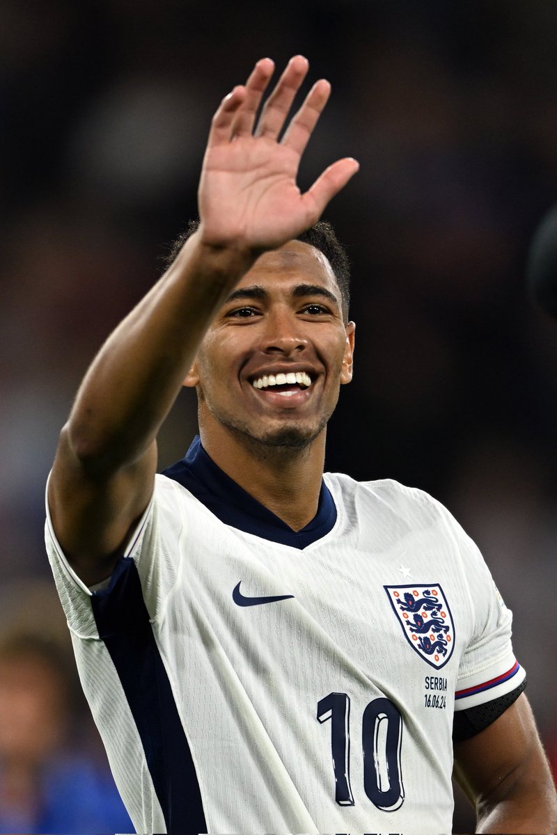 FootbalIhub's tweet image. 👕JUDE BELLINGHAM SHIRT GIVEAWAY🏴󠁧󠁢󠁥󠁮󠁧󠁿

If he scores or assists today we’ll giveaway an England shirt with his name on the back!

Retweet &amp;amp; follow us to enter!