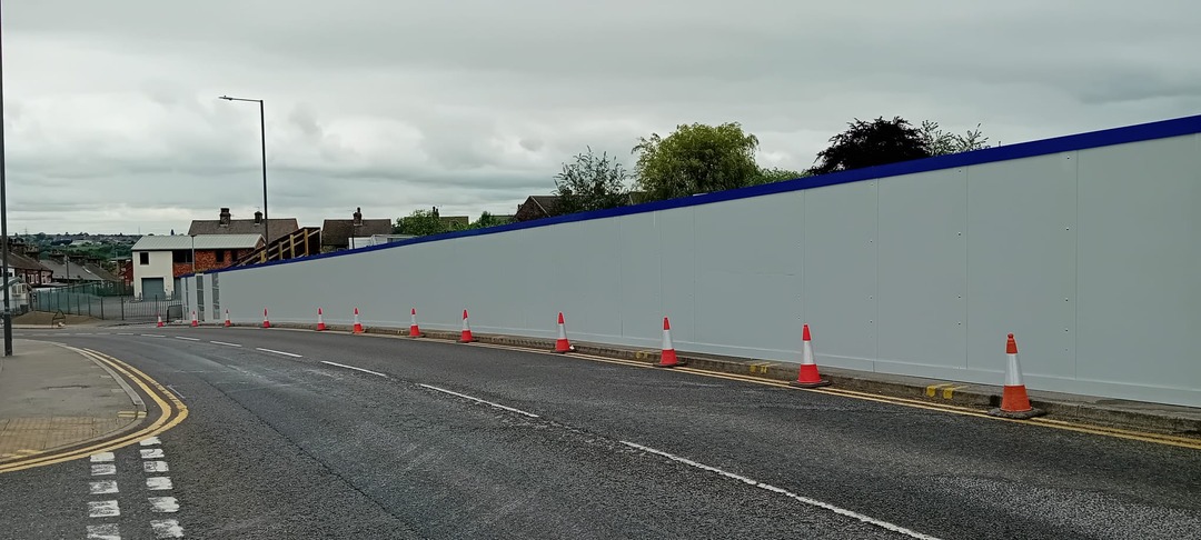 hoard_it's tweet photo. A beginning to end snapshot of a recent hoarding solution for a project in Barnsley for contractor @Triton Construction!π§
@Barnsley council @Onside #reusablehoarding #triton #siteprotection #sithoarding #ukconstruction #barnsley https://t.co/j5RAQZLE73