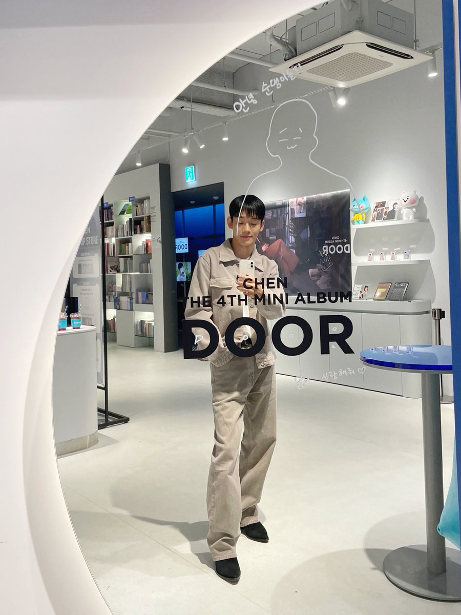 CHEN_official tweet media