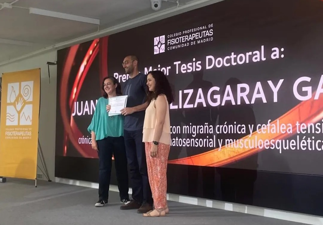 Nuestro coordinador #NachoElizagaray, ha recibido el #PremioaLaMejor #TésisDoctoral “Distinguiendo entre pacientes con migraña crónica y cefalea tensional crónica a través de la exploración somatosensorial y musculoesquelética cervical” por el #ColegioDeFisioterapeutas <a href="/cfisiomad/">CP Fisioterapeutas Madrid | #somosloquenecesitas</a>