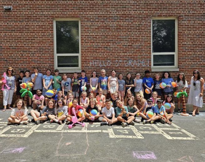Beyond proud of these now 5th graders!! They had a fabulous 4th grade year! Can’t wait to see all they accomplish next year! Their future is BRIGHT 😎💙🦉