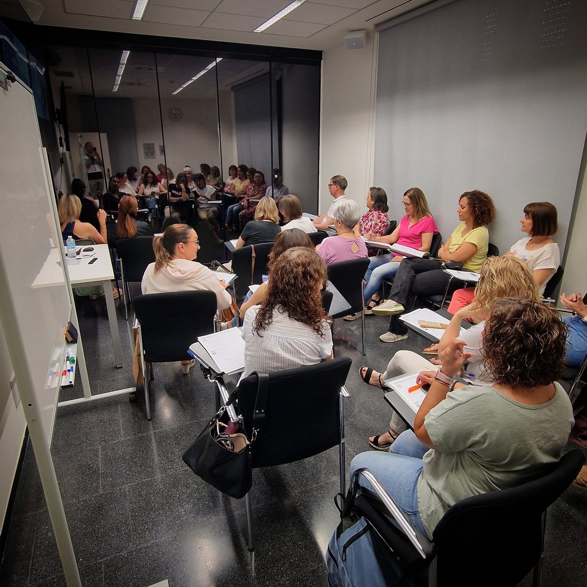 cistecat's tweet photo. ✅ Al curs de "Millora de l'atenció al pacient" aprofundirem en les habilitats professionals en l’atenció al pacient, practicarem les actituds més aconsellables per a la millora del tracte i tractament amb els pacients.

#CISTE #URV https://t.co/yqiz3qkW3v