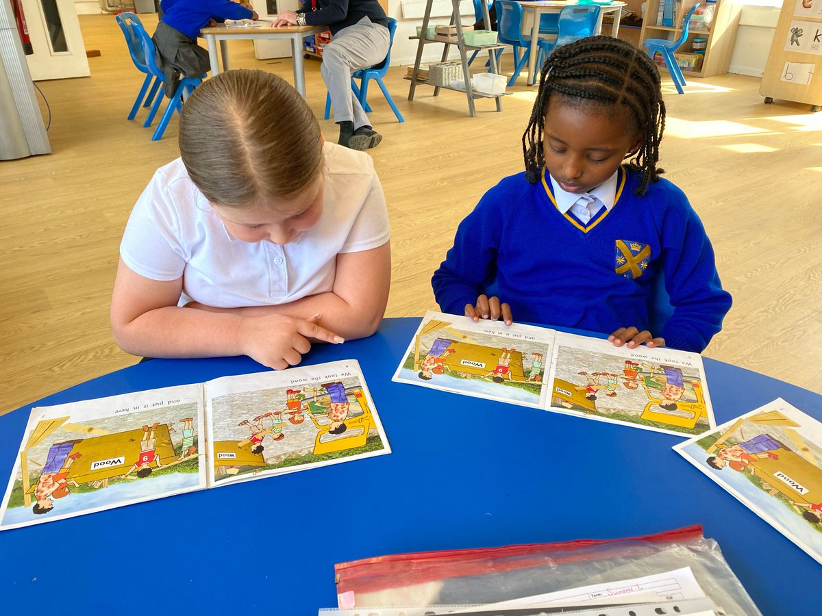 StAlbansSchool1's tweet image. 📚🔤✏️ Pupils in St Cecilia Class love learning with Monster Phonics. Increased confidence, concentration and independence, with learnt skills applied to other areas of Literacy, such as handwriting and guided reading. ✏️🔤📚

#SACPSY2 #monsterphonics #lovelearning