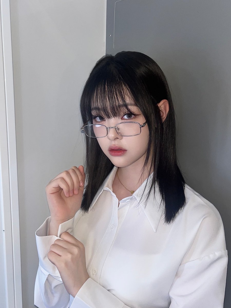 こ*ろ様 ハチワレちゃん　リトルヤーンハンターズ　コヤンイサムチョン　チューリッ ちいかわ ハチワレ可愛すぎた。 ハマった。早速グッツ買った