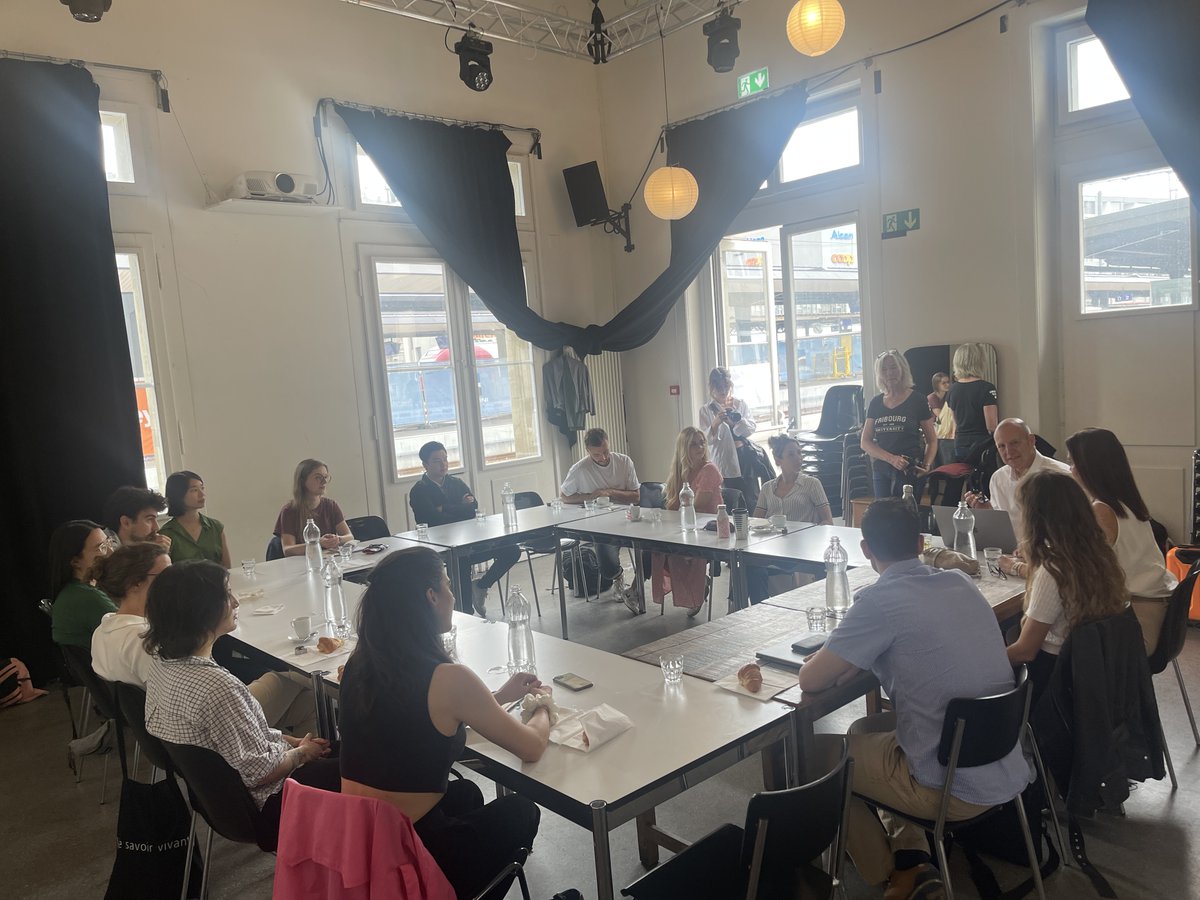 MT180 Suisse (@mt180ch) on Twitter photo #MT180 #finalesuisse #Live
Ce matin, les doctorant·e·s participent à une table ronde "Quand la science rencontre le monde du journalisme" avec Huma Khamis et Lise-Marie Piller, journalistes ainsi que Marius Widmer responsable de la communication <a href="/unifr/">Uni Fribourg</a> #MT180 #finalesuisse #Live
Ce matin, les doctorant·e·s participent à une table ronde "Quand la science rencontre le monde du journalisme" avec Huma Khamis et Lise-Marie Piller, journalistes ainsi que Marius Widmer responsable de la communication <a href="/unifr/">Uni Fribourg</a>