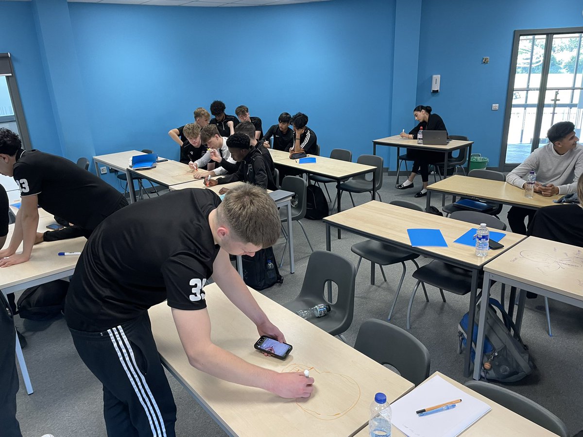 MrsLHarrop's tweet image. Back to my favourite unit of the Level 3 Sport course (A&amp;amp;P), this time with this wonderful y12 cohort #pegeek 🤓