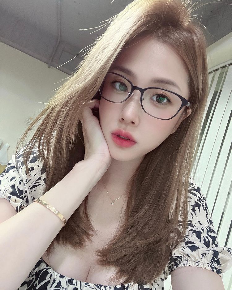 其實有時候我是真的不願意外約旅館 
舉個昨天的栗子： 
出門打扮 20分鐘 
去旅館路上  30分鐘 
前戲➕做愛   5分鐘 
回到自己房    35分鐘  

是不是好傻眼