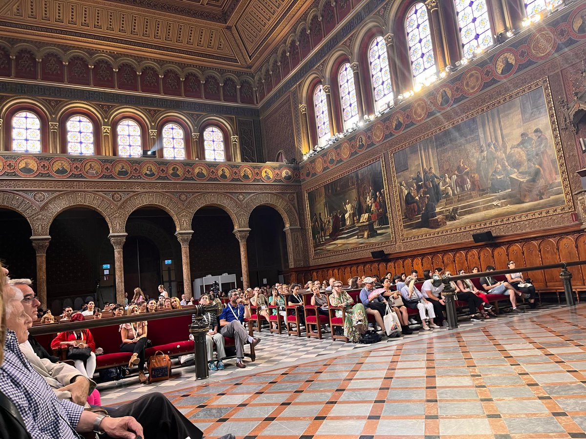 EducacioUB's tweet image. Celebrem el XXI Congrés Internacional d'Investigació Educativa @Aidipe2024_Bcn 

Ahir va tenir lloc la inauguració al Paranimf de la #UniBarcelona, i avui i demà acollim la resta de la programació a la Facultat d'#EducacióUB

👉 ub.edu/portal/web/edu…
