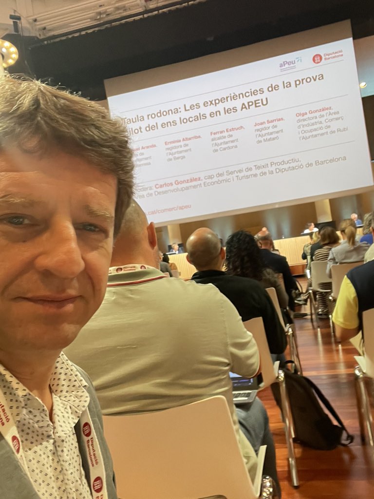 SolerPere's tweet photo. Participant a la jornada de les #APEU de la @diba Molt interessants les reflexions, experiències i anàlisi d’aquests projectes locals de dinamització del comerç de proximitat i polígons d’activitat econòmica.
#AgenciaEcon #AMB
@AgenciaEconAMB https://t.co/8jd4TYLzxK