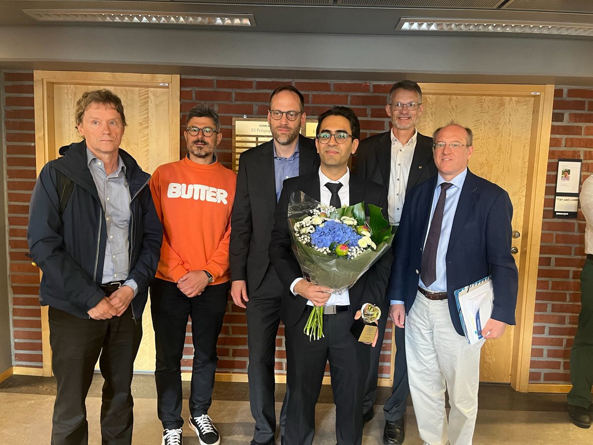 We congratulate Mohammad Farsi on a successful Ph.D. defense!

Title:Phase Noise and Polarization Effects in Fiber-Optic Communication Systems:Modeling, Compensation, Capacity,&amp; Sensing.

Thesis:research.chalmers.se/en/publication…
Advisor:Prof. Erik Agrell
Co-supervisor:Prof. Magnus Karlsson