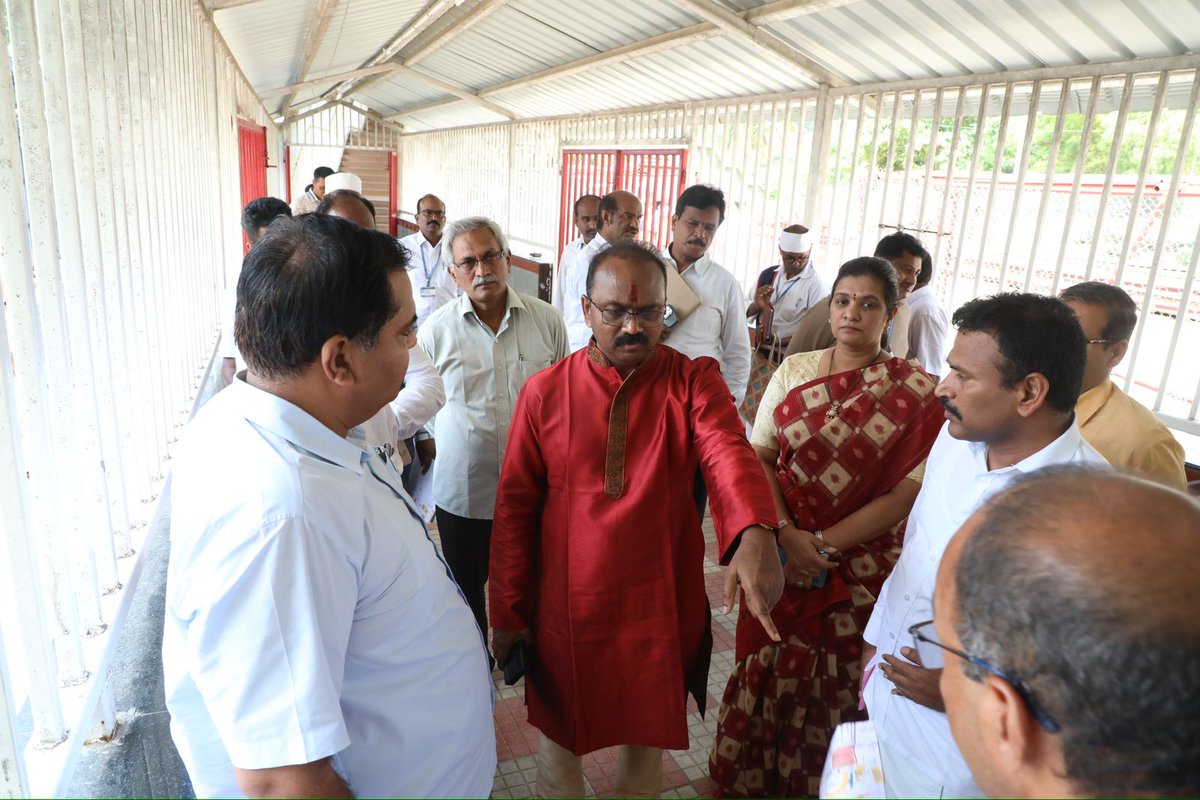 svbcttd's tweet photo. EO TTD Inspects Queue Lines at Narayanagiri Gardens Area
#TTDInspection
#NarayanagiriGardens
#QueueLines
#EOInspection
#Tirumala
#PilgrimManagement
#DevoteeService
#TempleAdministration
#TTDUpdates
#SpiritualManagement https://t.co/rtYTpA7PhM