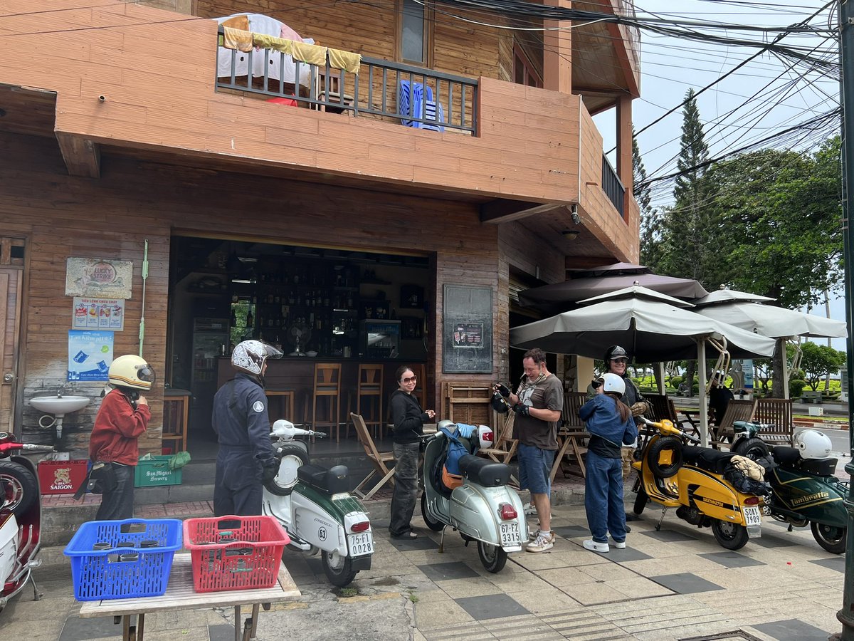 SSCvietnam's tweet photo. “Beach Bums scooter ride“ - Stage 1 ✅ Time for a beer 🍻 #Roadtrip #VungTau #Lambretta #LCVN #Scootering https://t.co/Zvf2jzT2VH