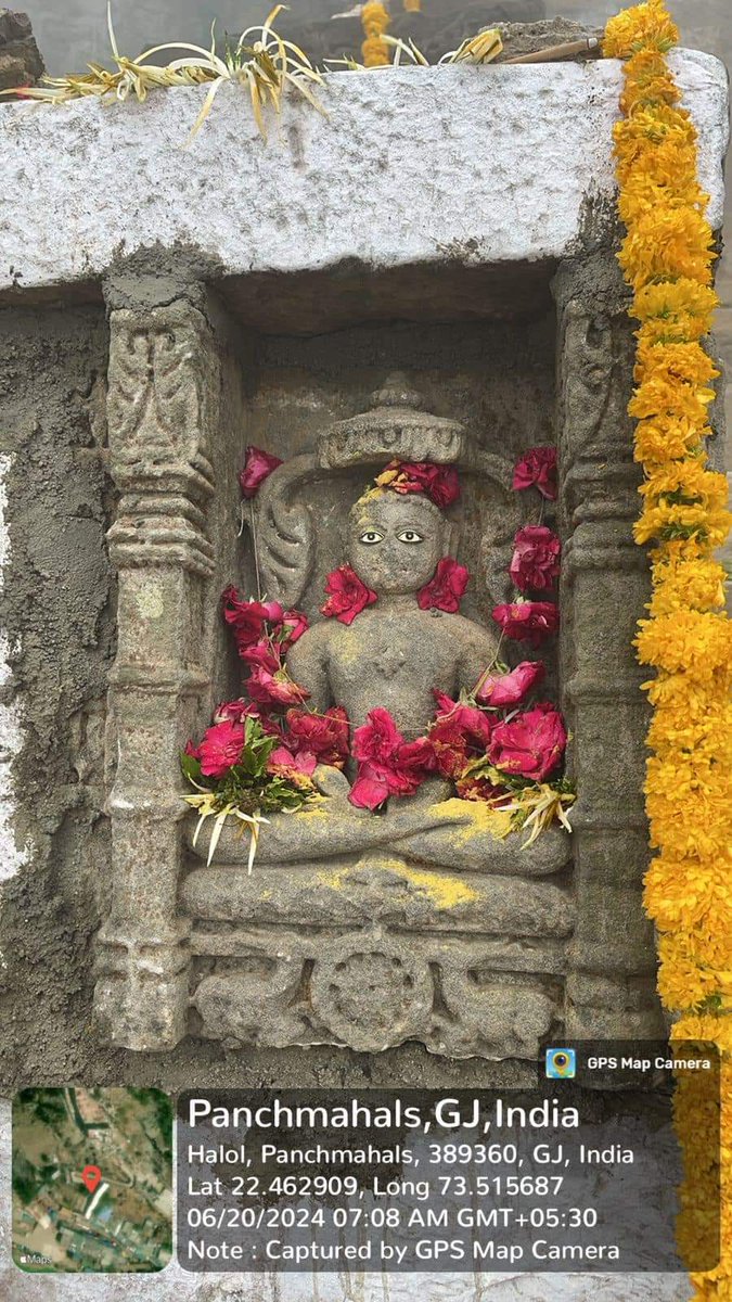 arpitsinger's tweet image. Jain Tirthankar pratimas of Sopan Jinalay (originally installed by Acharya Shri Kalyansagarsurishwarji maharaj in 1584 CE) which were vandalised on a few days back at #Pavagadh hill, were restored and reinstalled with proper ceremonies under the nishra of Param Pujya Shri…