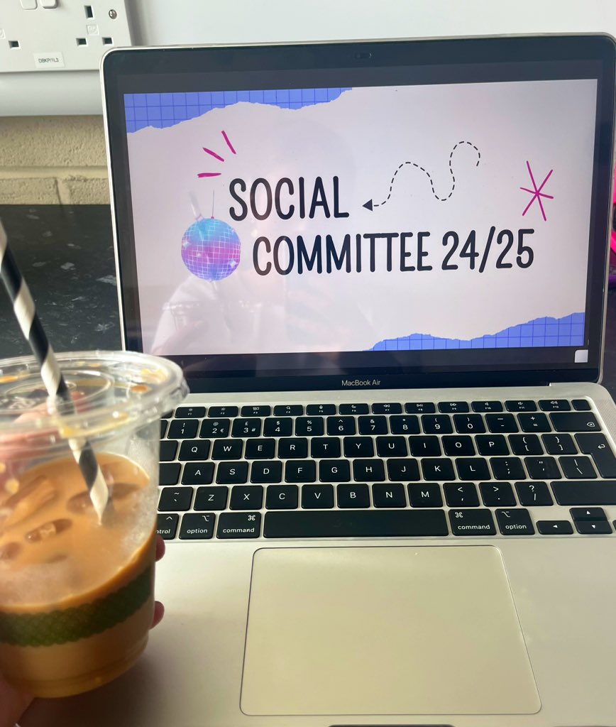 Miss Anderson tweet media