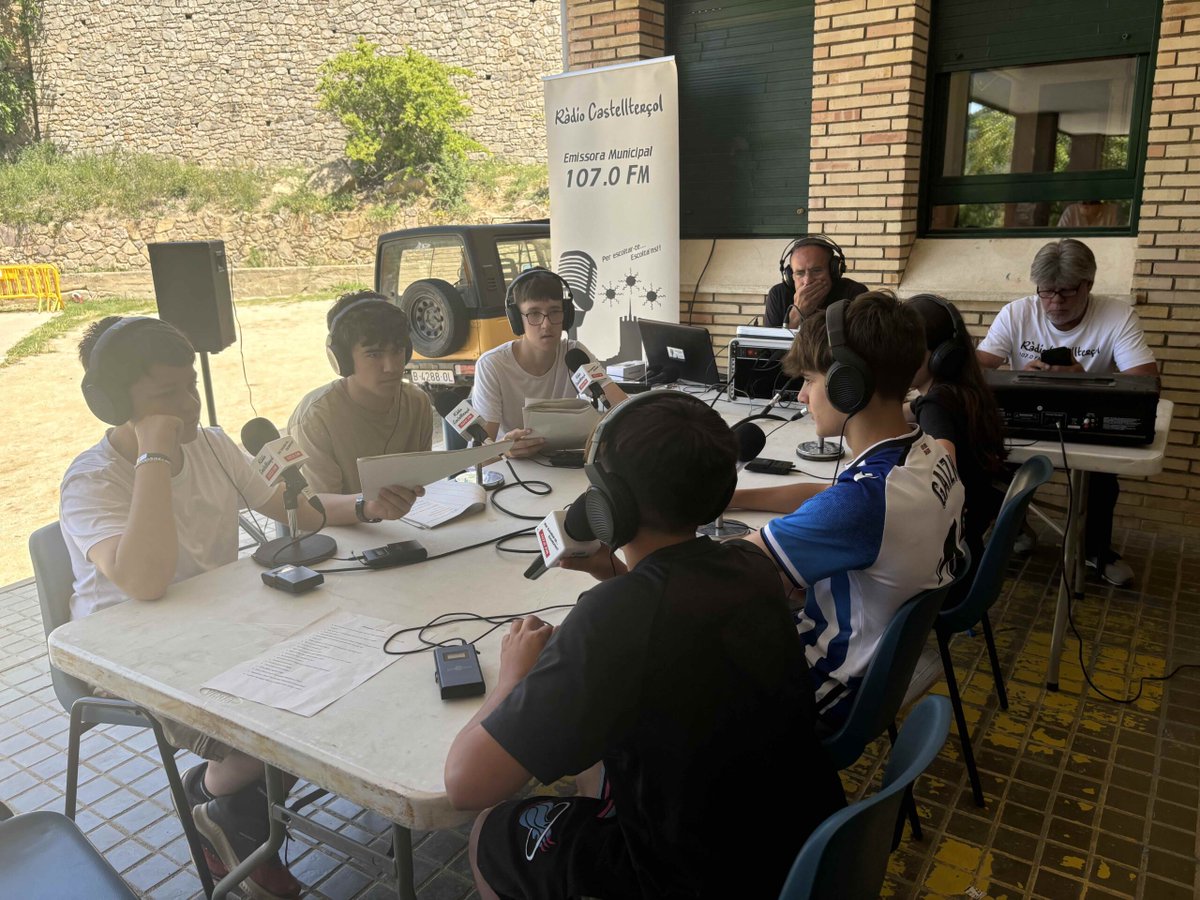 Programa especial: “Dia de la ràdio IE” 1a edició dlvr.it/T8X07v