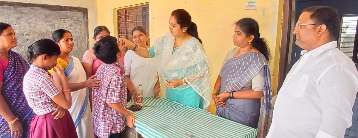 AdarshSindhu's tweet photo. Attended National Deworming Day prgrm at Anganwadi centre and MPP school in Bombay colony today.
#Bharathinagar
#111division. https://t.co/Tcg98HiuFe