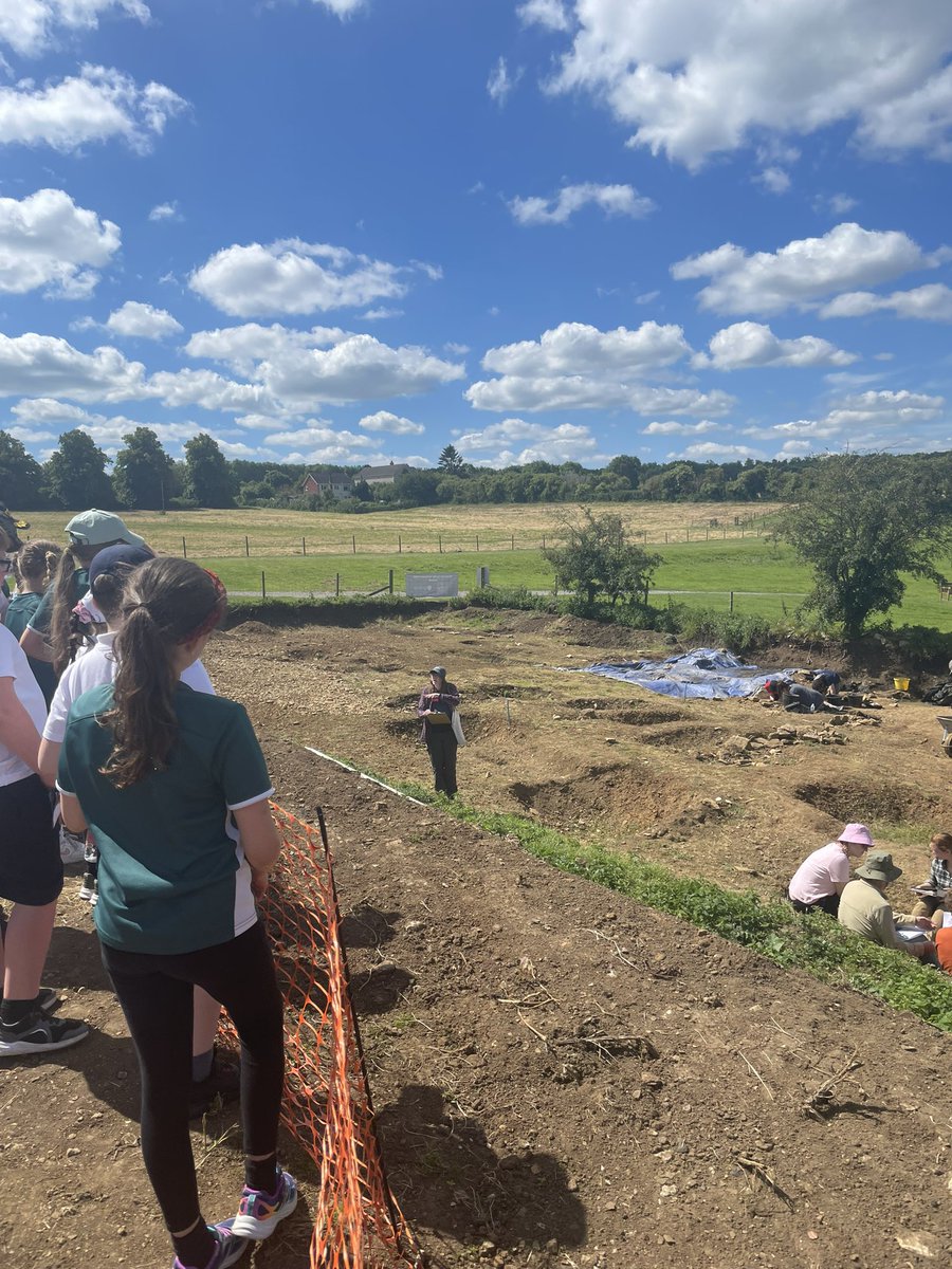 year3ijs tweet media