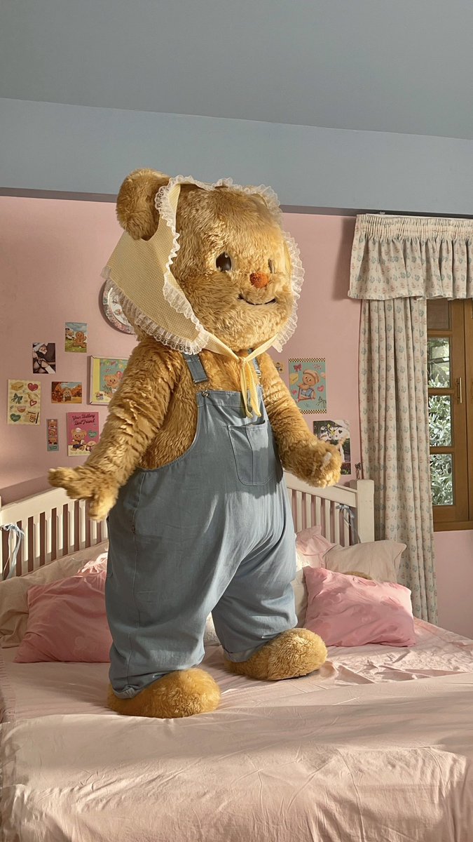 น้องไม่เคยคิดเลยว่าวันหนึ่งน้องจะได้ขึ้นเวทีจริงๆ น้องได้แต่ฝัน ความฝันนี้ทำให้น้องมีความสุขมีความหวังอยากจะเก่งขึ้นในวันพรุ่งนี้🥺💗 แต่ตั้งแต่น้องมีพี่ๆน้องเนยทุกคน ความฝันน้องก็กลับกลายเป็นความจริงแล้ววันนี้🥹🙏💗 น้องขอขอบคุณพี่ๆน้องเนยทุกคน