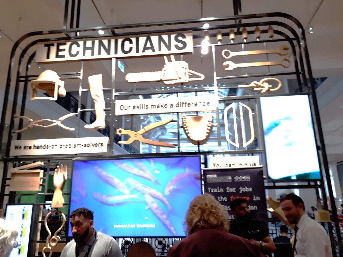 EastMidlandsIoT's tweet image. Great to be with #InstituteofTechnology &amp;amp; @GatsbyEd  colleagues this week &amp;amp; see East London IoT @BarkingCollege , @londoncityiot &amp;amp; @WestLondonIoT  at British @sciencemuseum #Technicians exhibition - promoting #technicalskills

More on @EastMidlandsIoT at emiot.ac.uk