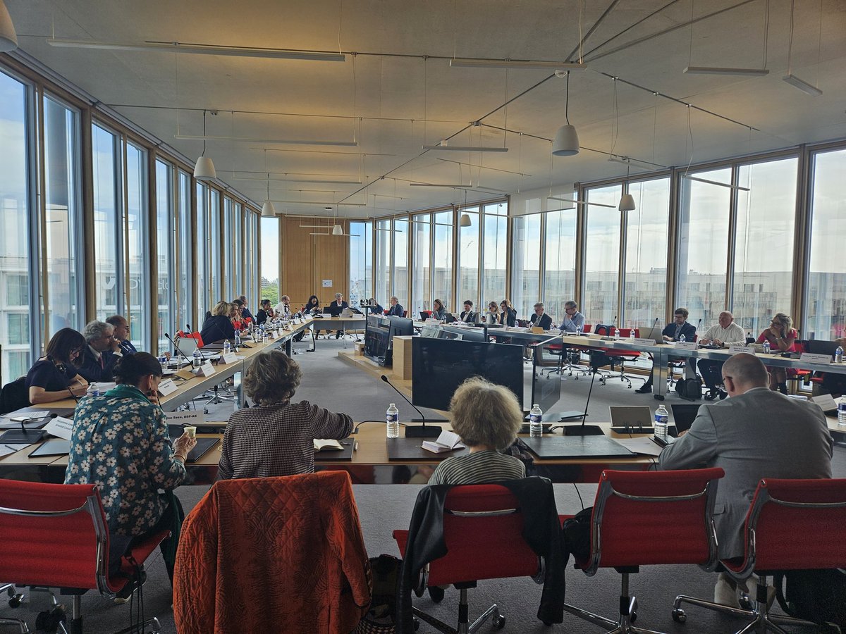 <a href="/VBousardo/">Vanessa Bousardo</a> et <a href="/vincent_niore/">Vincent Nioré</a> ouvrent l'AG de l'OIAD, présidée par le Barreau de Paris ! Témoignages poignants de confrères menacés de RDC, Iran, Afghanistan, Russie et Mexique. Ensemble, nous défendons les droits humains partout dans le monde <a href="/ProtectLawyers/">Observatoire international des avocats en danger</a>