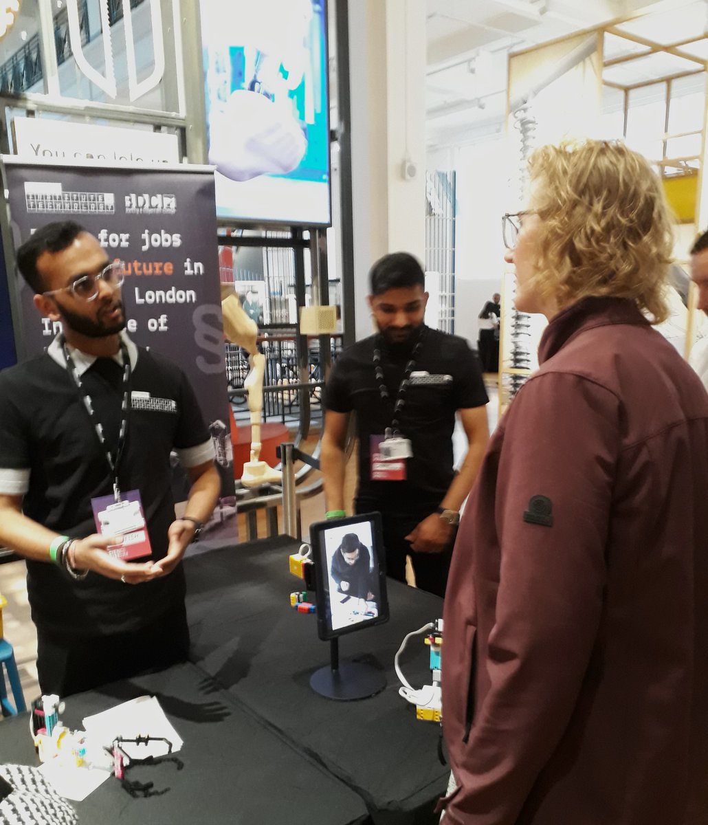 EastMidlandsIoT's tweet image. Great to be with #InstituteofTechnology &amp;amp; @GatsbyEd  colleagues this week &amp;amp; see East London IoT @BarkingCollege , @londoncityiot &amp;amp; @WestLondonIoT  at British @sciencemuseum #Technicians exhibition - promoting #technicalskills

More on @EastMidlandsIoT at emiot.ac.uk