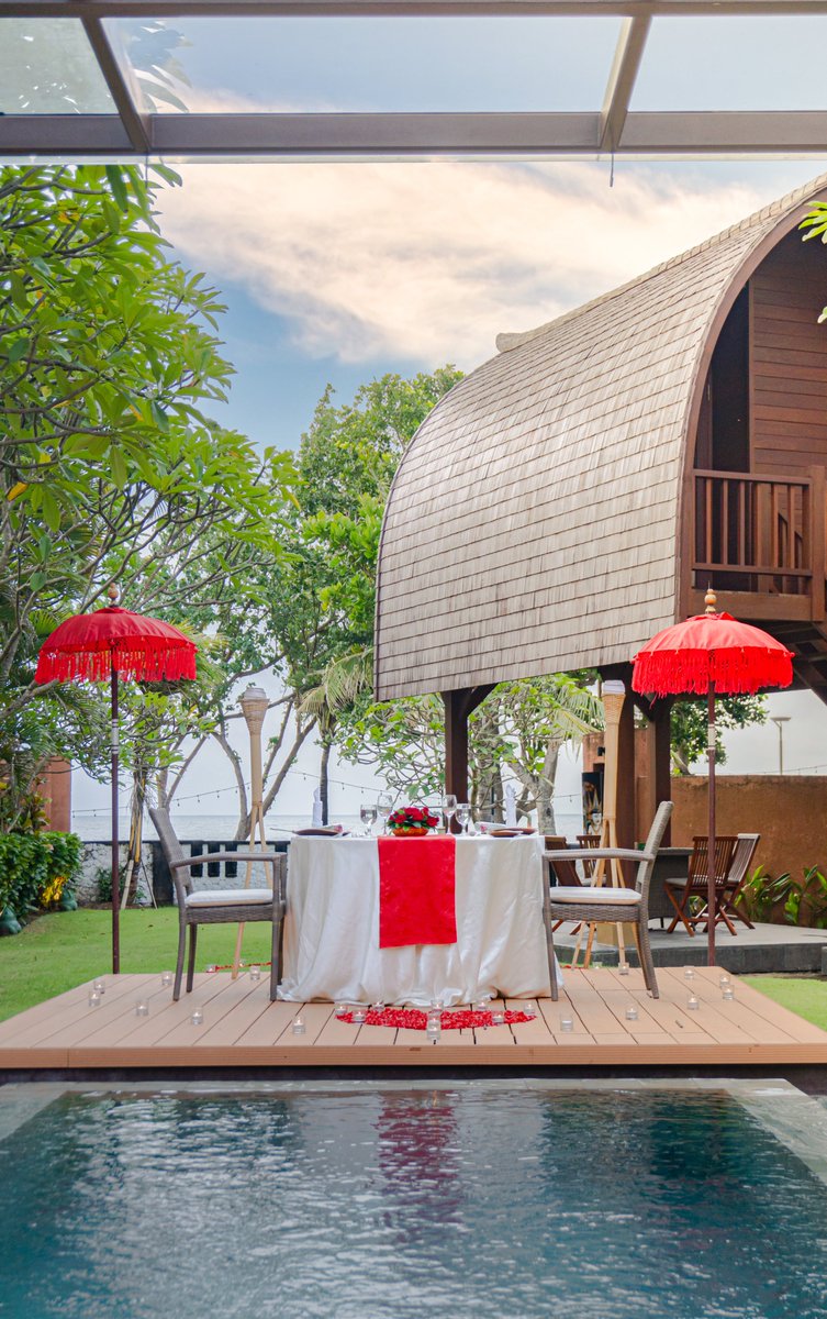 Pamper your loved one an intimate romantic dinner at our oceanfront villa, with the view of the stunning Indian Ocean as a backdrop.

#discoverykartikaplazahotel #discoveryhotelsandresorts #romanticdinner #oceanfrontvilla